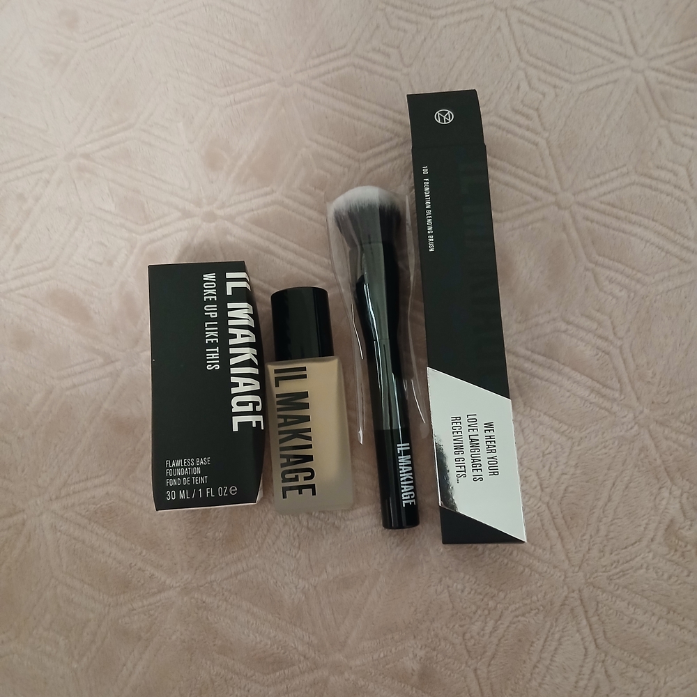 IL MAKIAGE Foundation and Brush Set - Cream